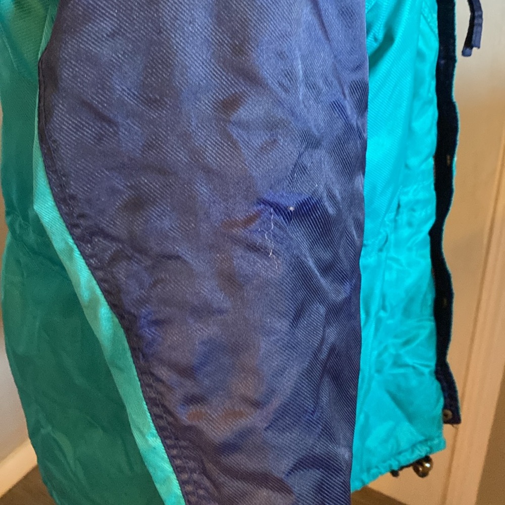 Powder Ridge, Edmonton, Technical Ski Jacket, Women’s medium - Picture 3 of 12